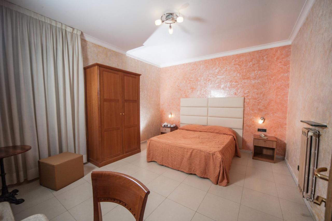 Hotel Cesare 14 Napoli Dış mekan fotoğraf