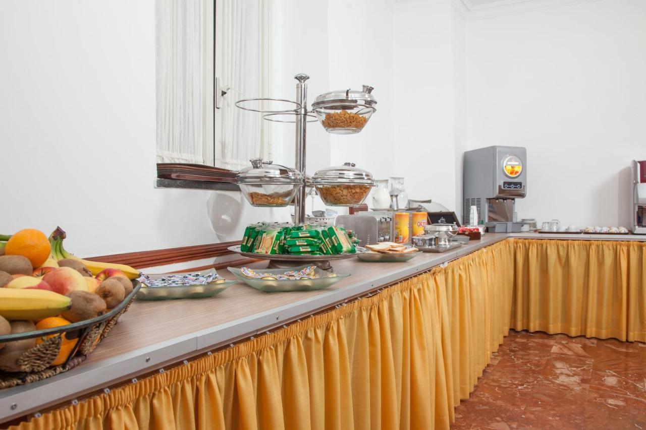Hotel Cesare 14 Napoli Dış mekan fotoğraf