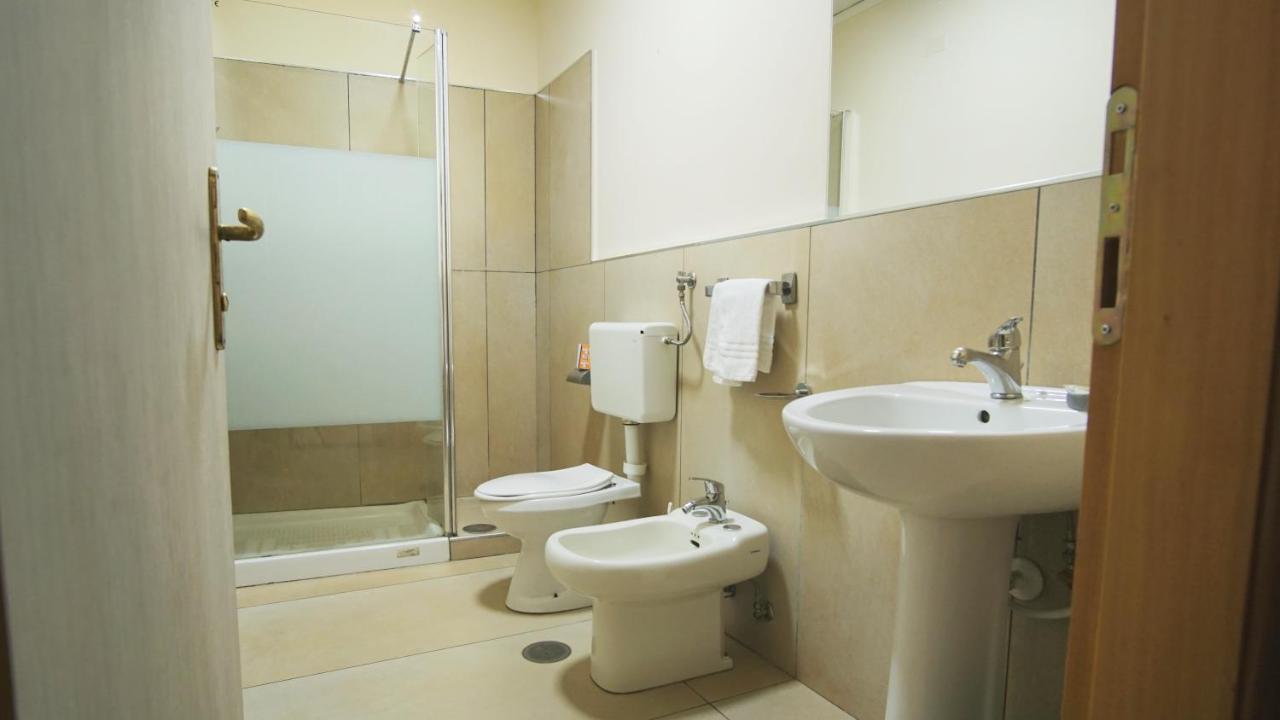 Hotel Cesare 14 Napoli Dış mekan fotoğraf